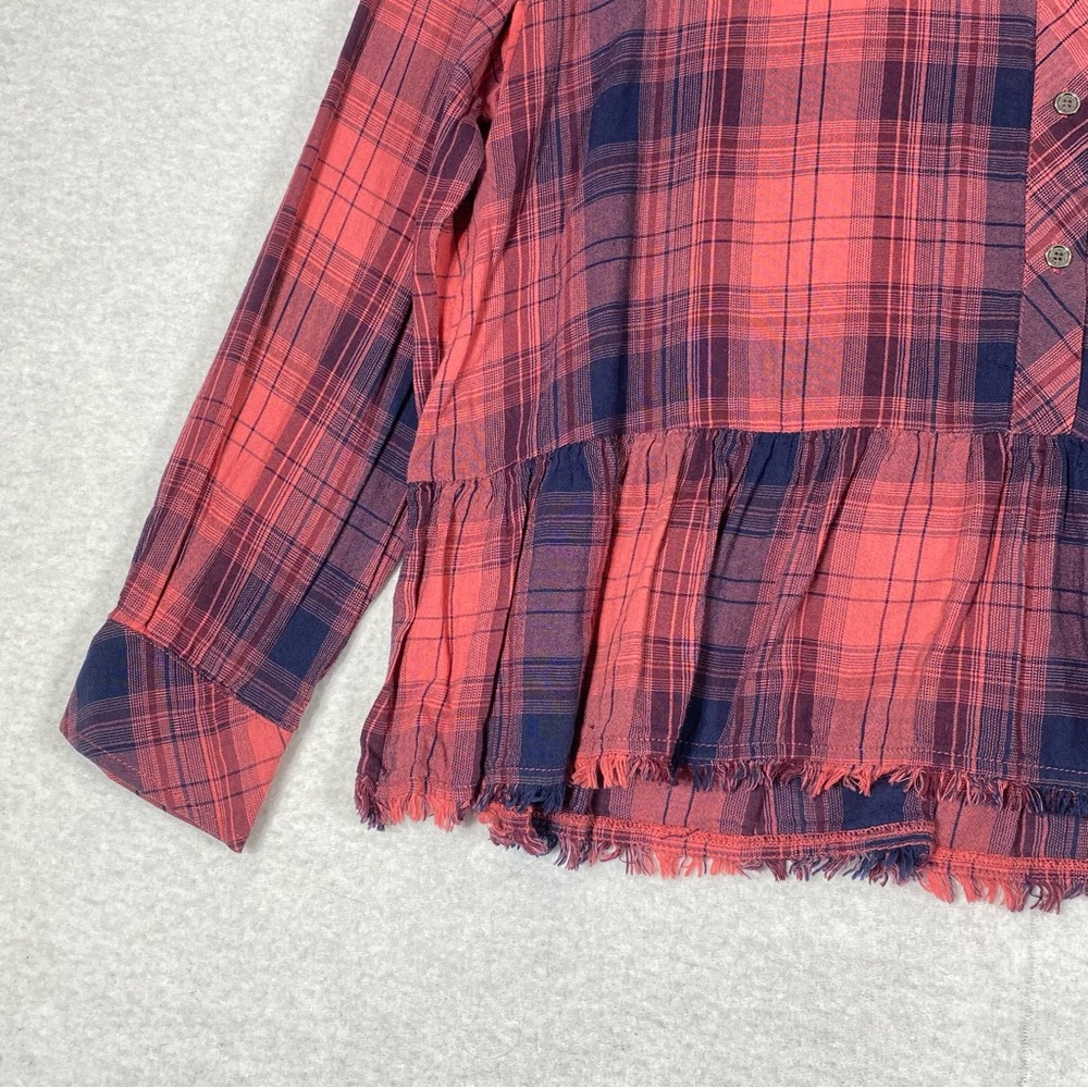 Vince Camuto Plaid Peplum Blouse Women's M Red Blue Frayed Hem Long Sleeve Flowy - Picture 4 of 15